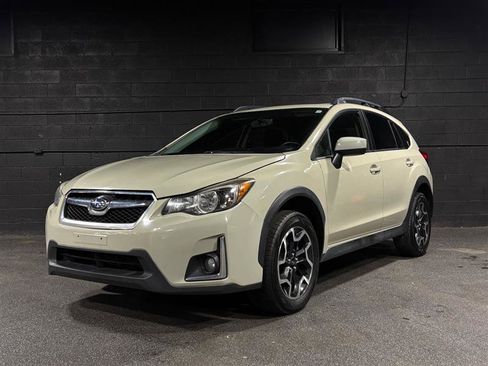 Used 2016 Subaru Crosstrek 2.0i Premium w/ Moonroof Package image 2