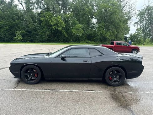 Used 2009 Dodge Challenger SRT8 w/ SRT Option Group II RWD image 8