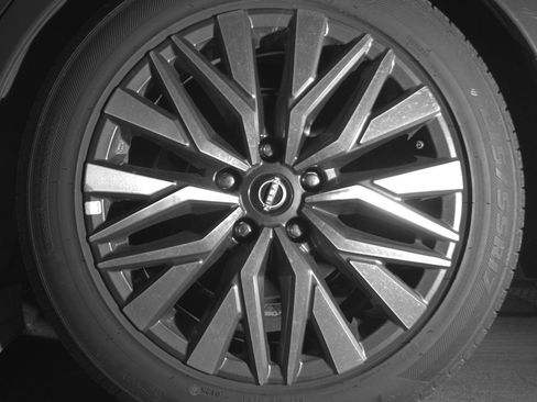 Used 2025 Nissan Altima 2.5 SV image 14