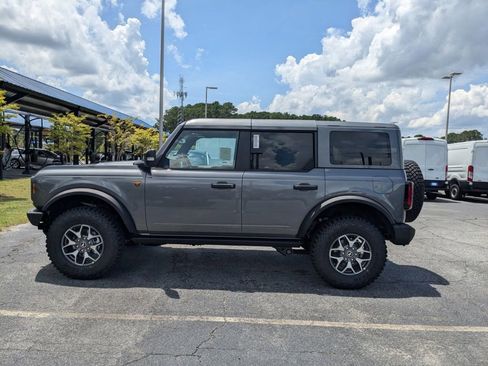 New 2025 Ford Bronco Badlands image 7