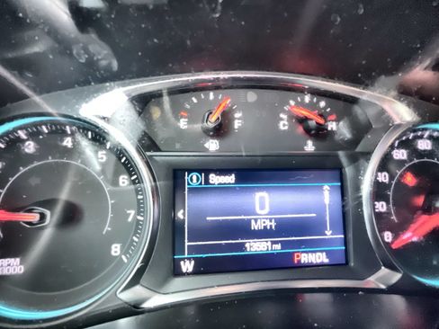 Used 2024 Chevrolet Equinox LT FWD image 12