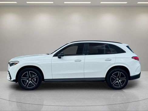 Used 2024 Mercedes-Benz GLC 300 4MATIC image 2