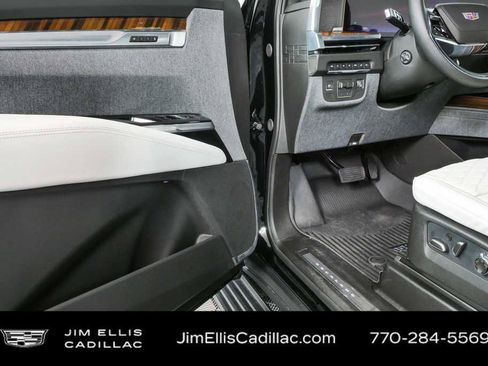 Certified 2026 Cadillac Escalade Platinum Sport w/ LPO, ONYX Package AWD/4WD image 7