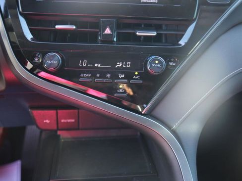 Used 2023 Toyota Camry SE image 14