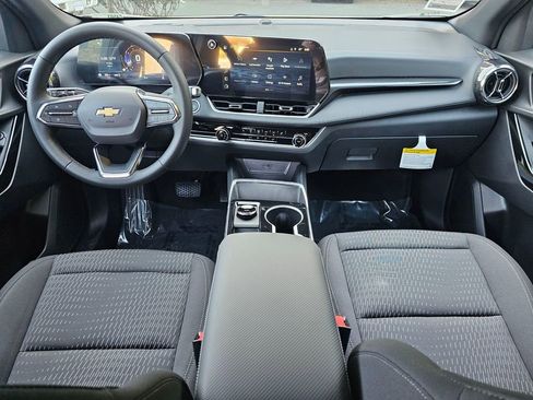 New 2026 Chevrolet Equinox LT AWD/4WD image 17