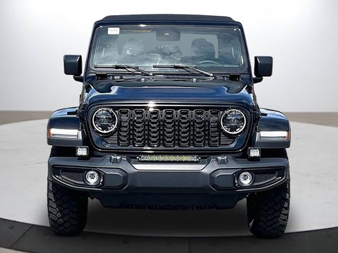 Certified 2024 Jeep Gladiator Sport AWD/4WD image 3