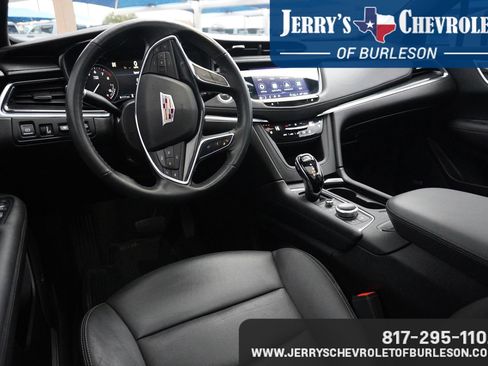 Used 2022 Cadillac XT5 Premium Luxury w/ Technology Package image 8