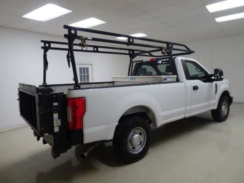 Used 2018 Ford F250 XL w/ Power Equipment Group RWD image 6