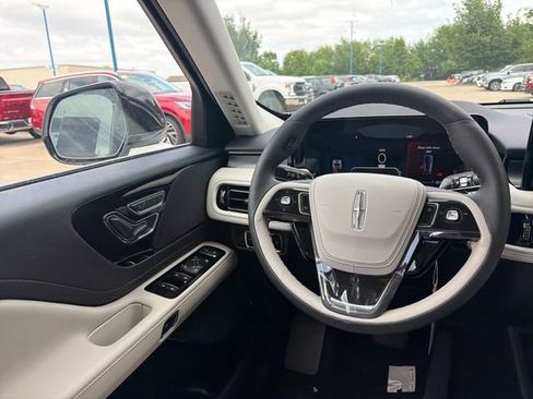 New 2026 Lincoln Aviator AWD image 18
