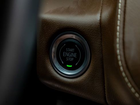 Used 2024 Chevrolet Suburban High Country image 22