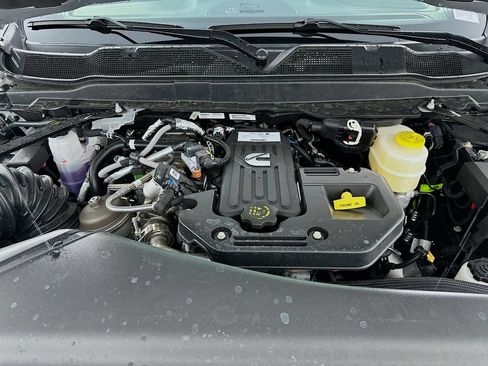 New 2026 RAM 3500 Laramie AWD/4WD image 18