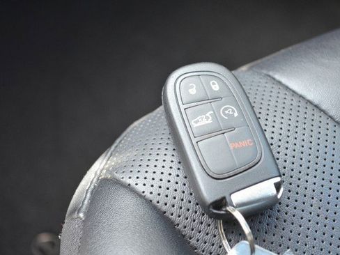 Used 2023 Jeep Cherokee Altitude Lux image 26