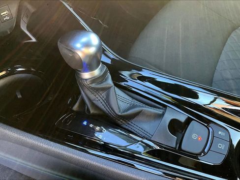 Used 2020 Toyota C-HR XLE FWD image 15