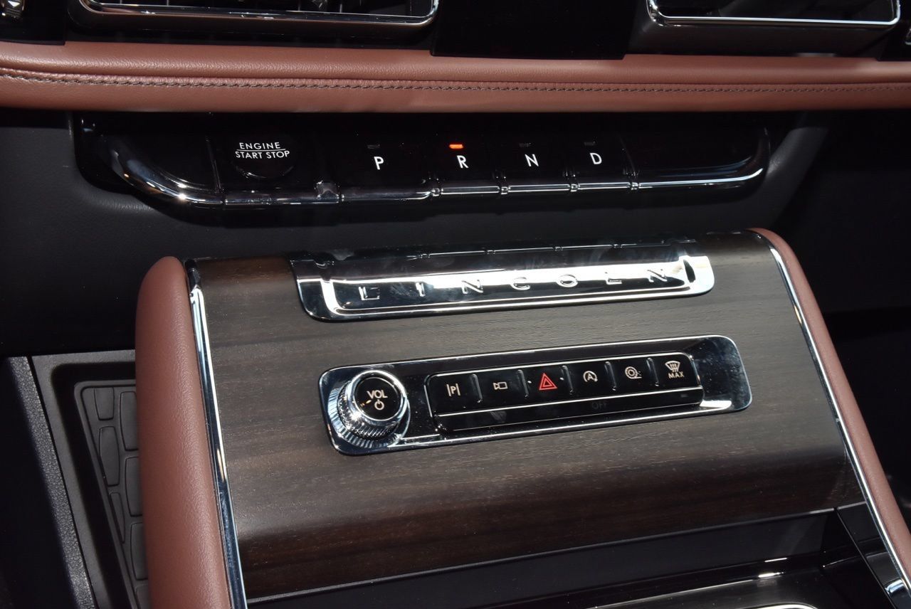 New 2026 Lincoln Aviator Reserve w/ Illumination Package AWD/4WD image 30