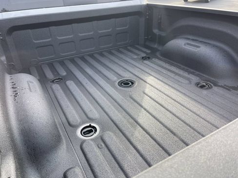 New 2026 RAM 2500 Laramie AWD/4WD image 12