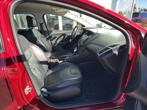 Used 2015 Ford Focus SE w/ Equipment Group 201A image 25