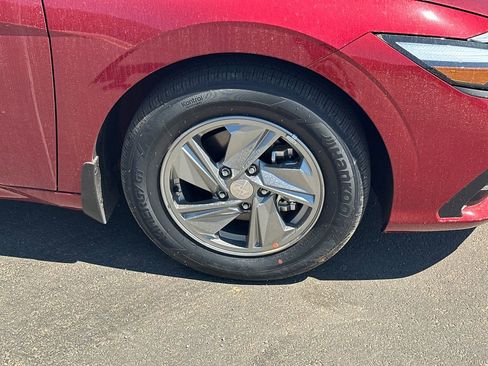 New 2026 Hyundai Elantra SE FWD image 13