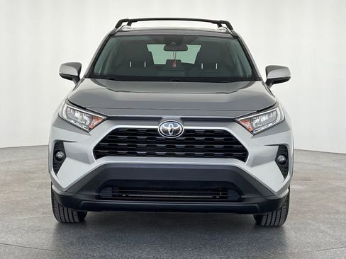 Used 2020 Toyota RAV4 XLE w/ Convenience Package image 10