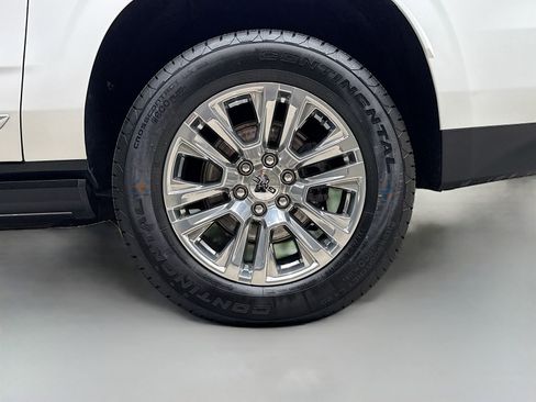 Used 2021 GMC Yukon XL Denali w/ Denali Premium Package AWD/4WD image 36