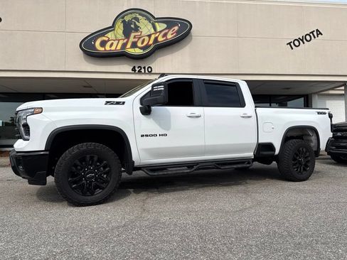 Used 2025 Chevrolet Silverado 2500 LT w/ Trail Boss Package AWD/4WD image 6