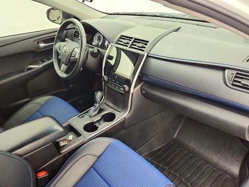 Used 2016 Toyota Camry SE FWD image 25