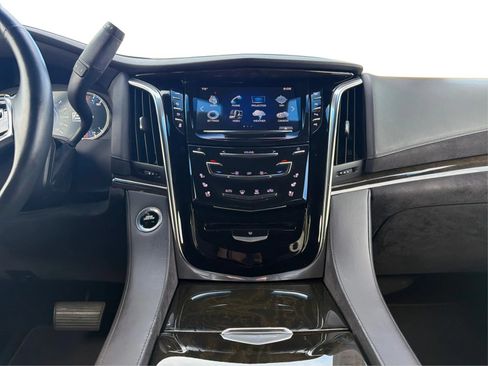 Used 2017 Cadillac Escalade Platinum AWD/4WD image 14