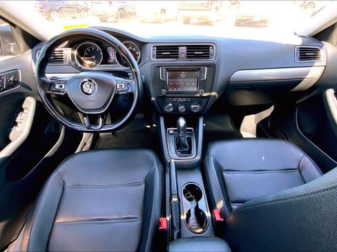 Used 2018 Volkswagen Jetta SE FWD image 14