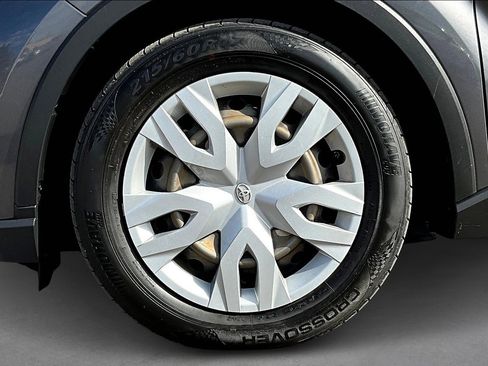 Used 2020 Toyota C-HR LE image 8