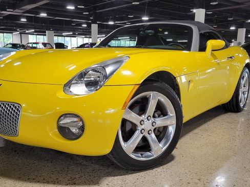 Used 2007 Pontiac Solstice Convertible w/ Premium Package RWD image 20