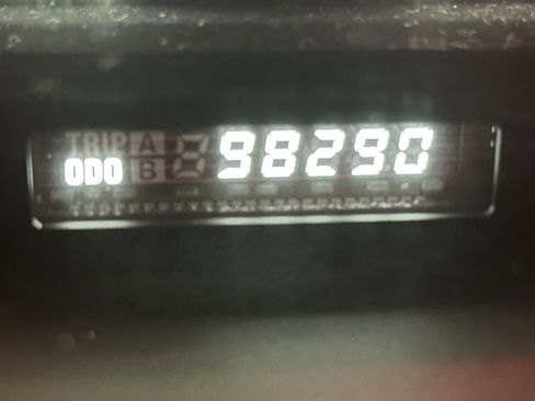 Used 2004 Mitsubishi Diamante LS image 23