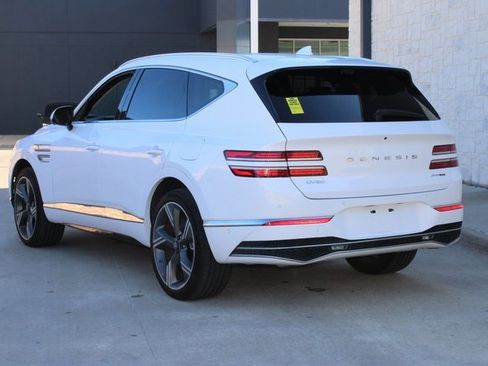 Used 2025 Genesis GV80 3.5T Prestige image 3