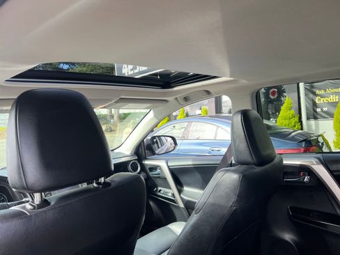 Used 2016 Toyota RAV4 Limited image 26