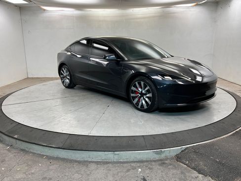 Used 2025 Tesla Model 3 Standard image 8