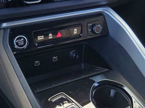 Certified 2025 Audi Q5 Premium w/ Convenience Package AWD/4WD image 14