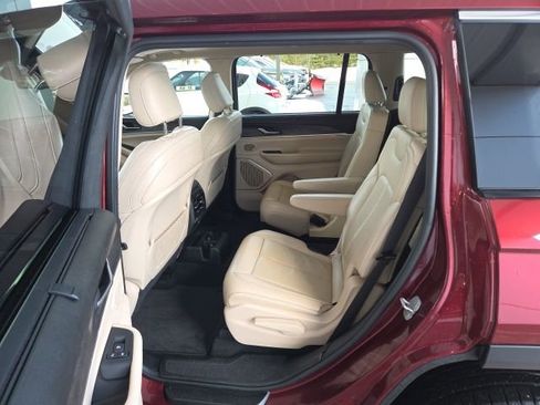 Used 2022 Jeep Grand Cherokee L Limited w/ Luxury Tech Group II image 28