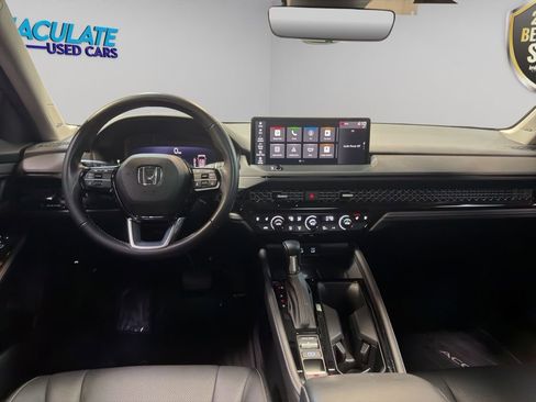 Used 2024 Honda Accord Touring image 12