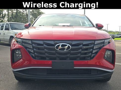 Used 2023 Hyundai Tucson SE image 2