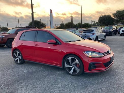 Used 2019 Volkswagen GTI SE FWD image 3