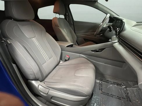 Used 2021 Hyundai Elantra SEL w/ Convenience + Premium Package FWD image 22