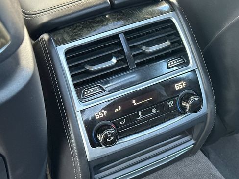 Used 2021 BMW 750i xDrive w/ Executive Package AWD/4WD image 13