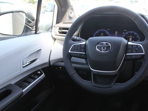 Certified 2026 Toyota Sienna XSE FWD image 43
