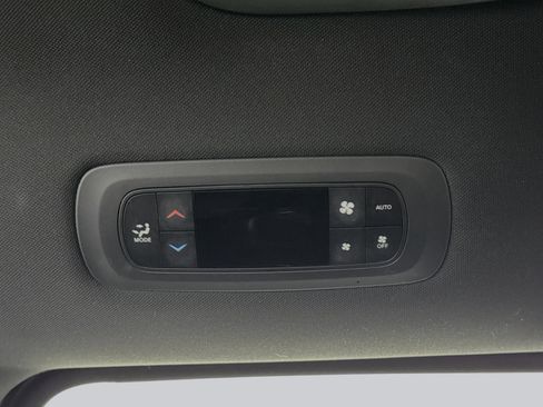 Used 2022 Chrysler Pacifica Touring-L w/ Uconnect Theater Family Group image 26