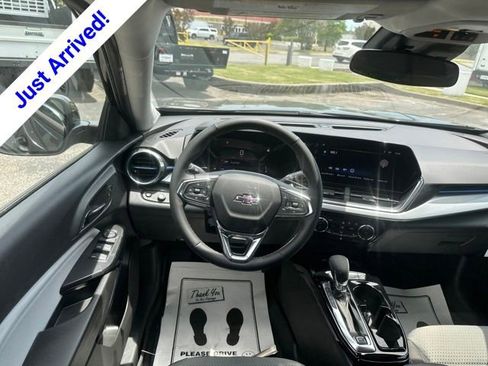 New 2026 Chevrolet Trax LT w/ Midnight Edition FWD image 26