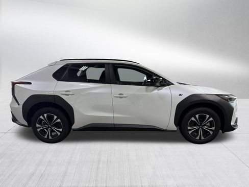 Used 2024 Subaru Solterra Premium w/ Premium Package image 8