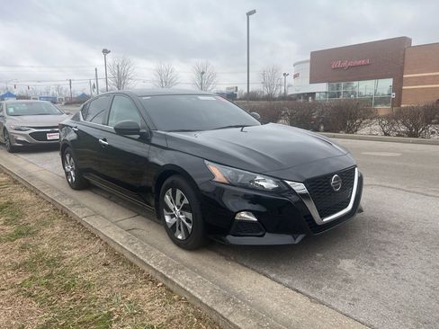 Used 2022 Nissan Altima 2.5 S image 3