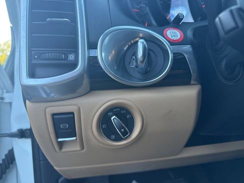 Used 2017 Porsche Cayenne image 13