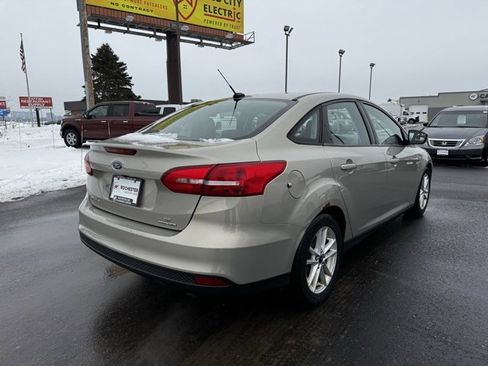 Used 2015 Ford Focus SE image 33