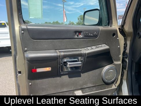 Used 2005 HUMMER H2 SUT w/ Preferred Equipment Group AWD/4WD image 11