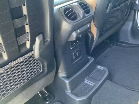 Used 2021 Jeep Wrangler Unlimited Rubicon AWD/4WD image 27