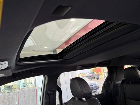 Certified 2021 Toyota Sienna XSE image 25